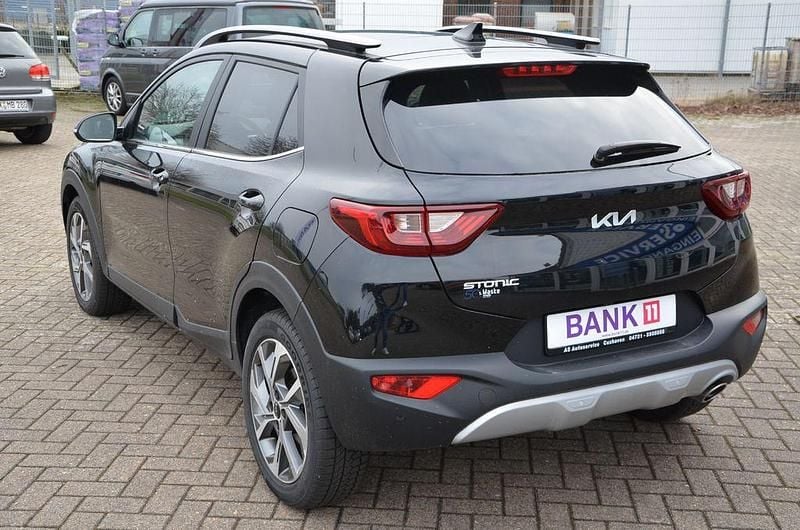 Gebraucht Kia Stonic 101 PS (74 kW) 2024 Schwarz SUV