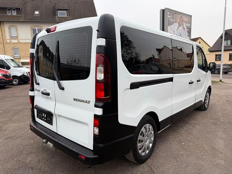 Gebraucht Renault Trafic 125 PS (91 kW) 2017 Weiß Van / Kleinbus
