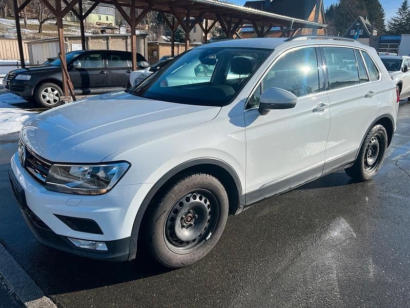 Weiß Gebraucht 2017 VW Tiguan SUV | 11.500 € (Superpreis) - Bild 1/4