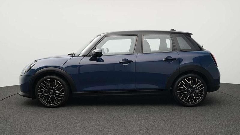 Gebraucht Mini Cooper Favoured 156 PS (114 kW) 2024 Blau Kleinwagen