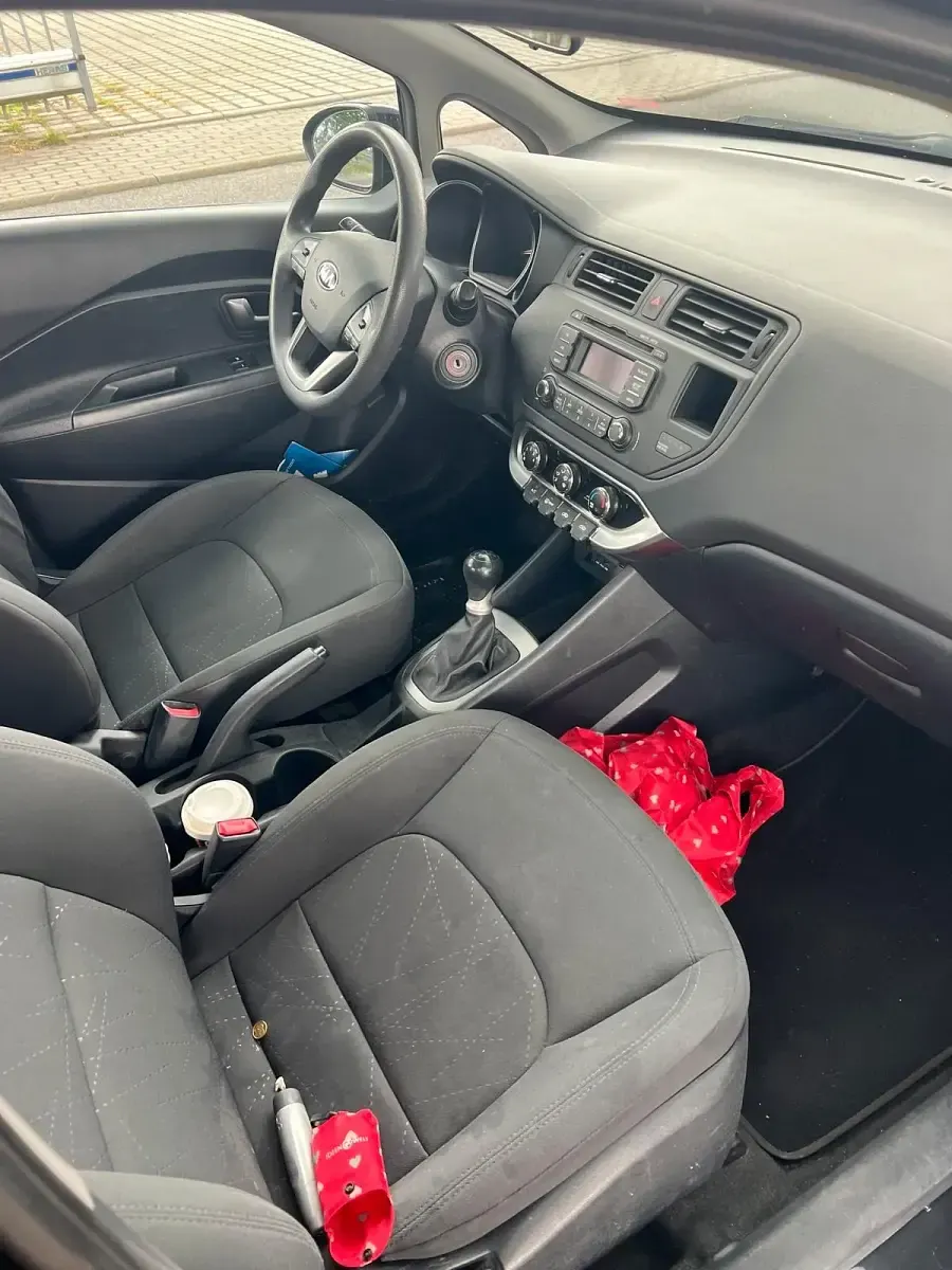 Gebraucht Kia Rio 85 PS (62 kW) 2014 Schwarz Limousine