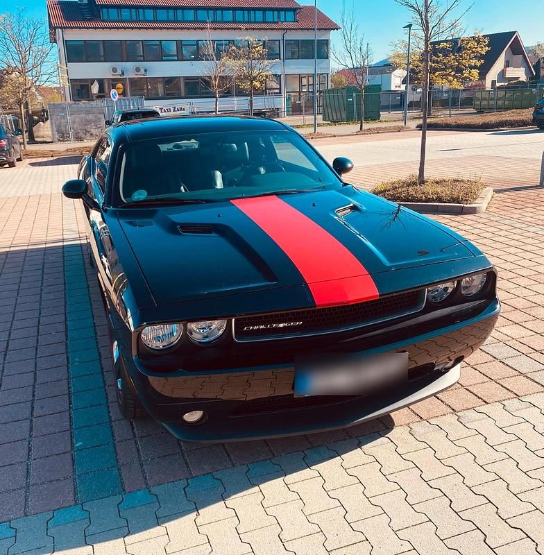 Second-hand Dodge Challenger 309 CP (227 kW) 2015 Negru Coupe