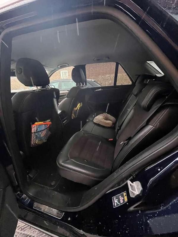 Gebraucht Mercedes ML350 258 PS (189 kW) 2014 Blau SUV