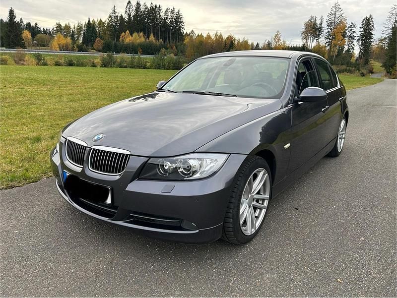 Grau Gebraucht 2006 BMW 330 Limousine | 6.900 € (Guter Preis) - Bild 1/4