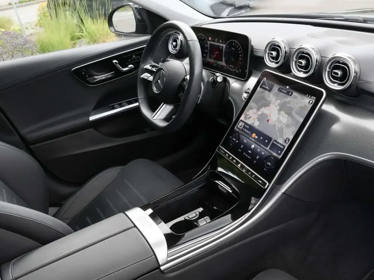 Gebraucht Mercedes C300e AMG 204 PS (150 kW) 2025 Grau graphitgrau metallic Limousine