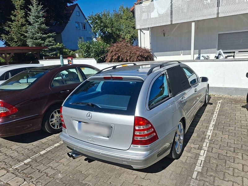 Silber Gebraucht 2002 Mercedes C320 Avantgarde Kombi | 3.300 € (Fairer Preis) - Bild 1/4