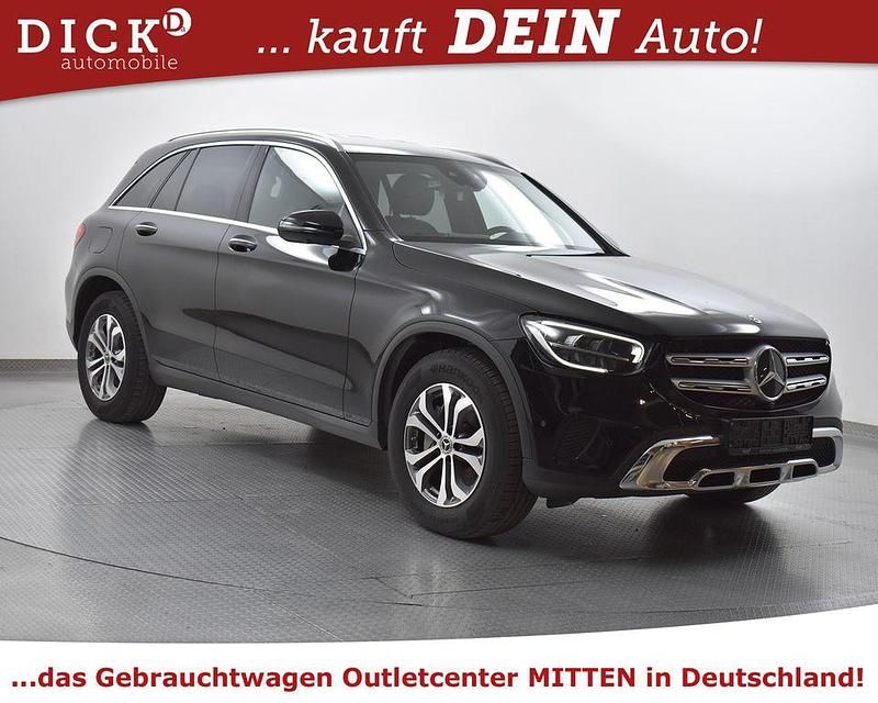 Schwarz Gebraucht 2022 Mercedes GLC300 SUV | 28.950 € - Bild 1/4