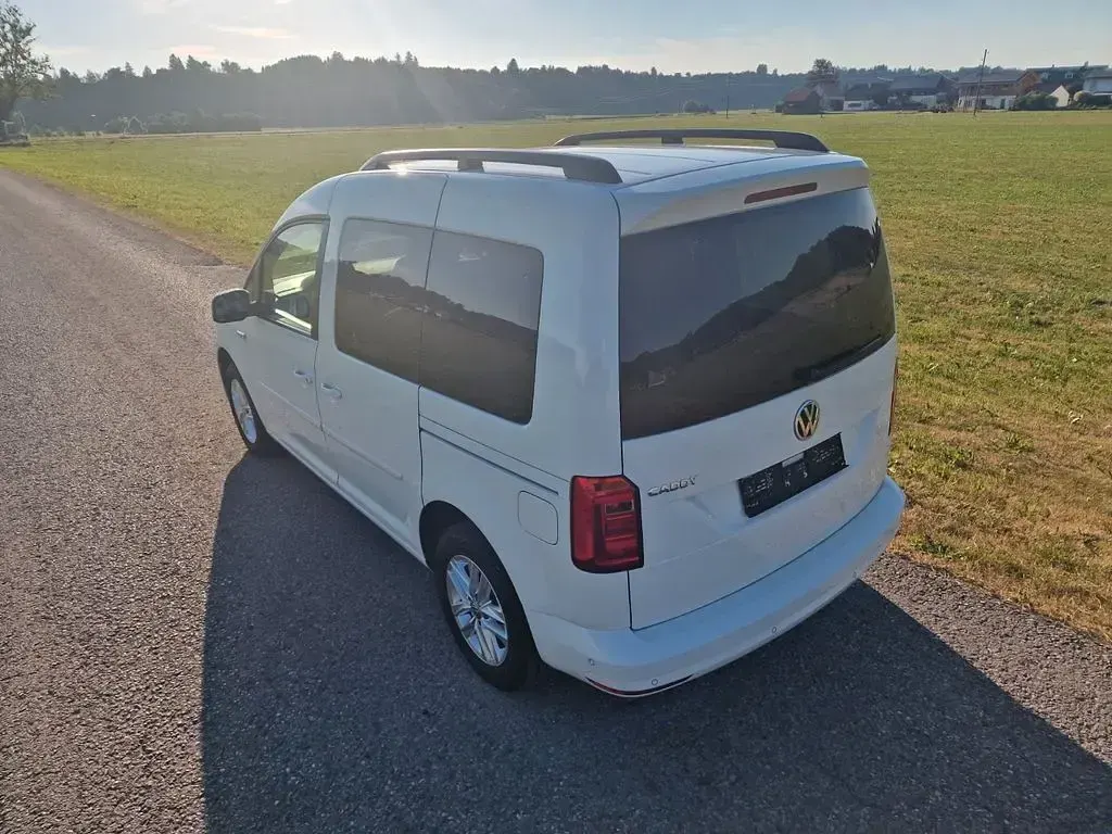 Gebraucht VW Caddy 102 PS (75 kW) 2019 Weiß Van / Kleinbus