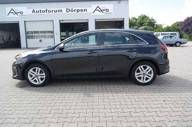 Gebraucht Kia Ceed Vision 140 PS (102 kW) 2019 (1k) black pearl m Kleinwagen