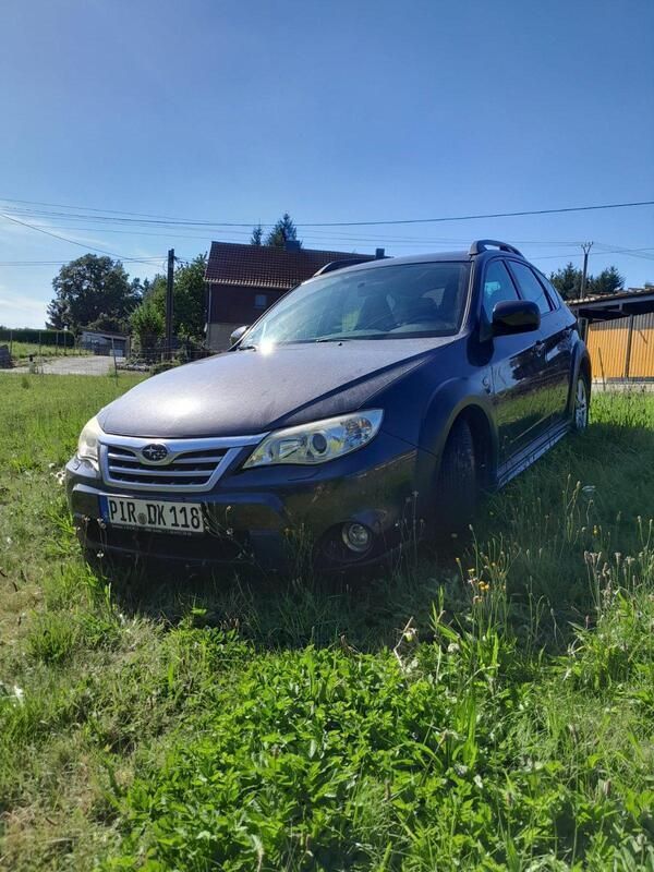 Grau Gebraucht 2011 Subaru Impreza Limousine | 10.599 € - Bild 1/4