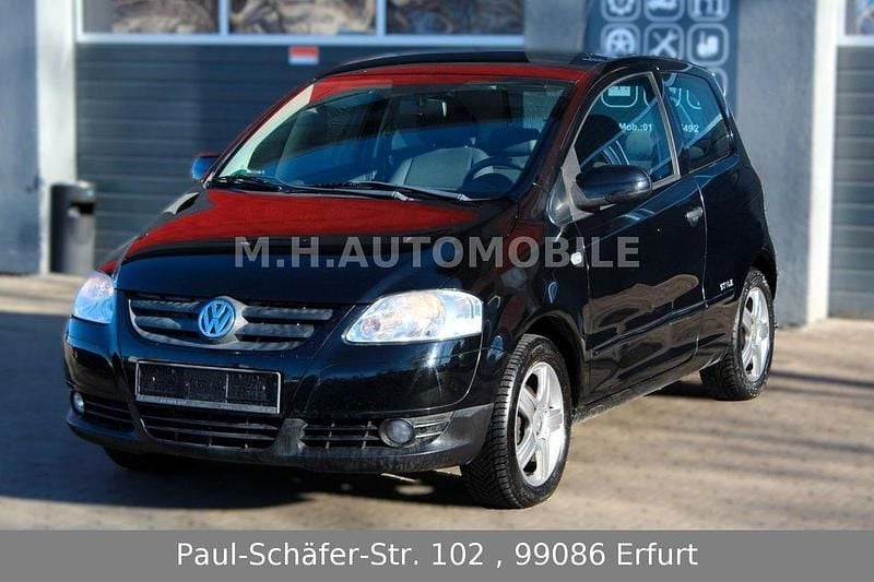 Gebraucht VW Fox Style 60 PS (44 kW) 2011 Schwarz Kleinwagen