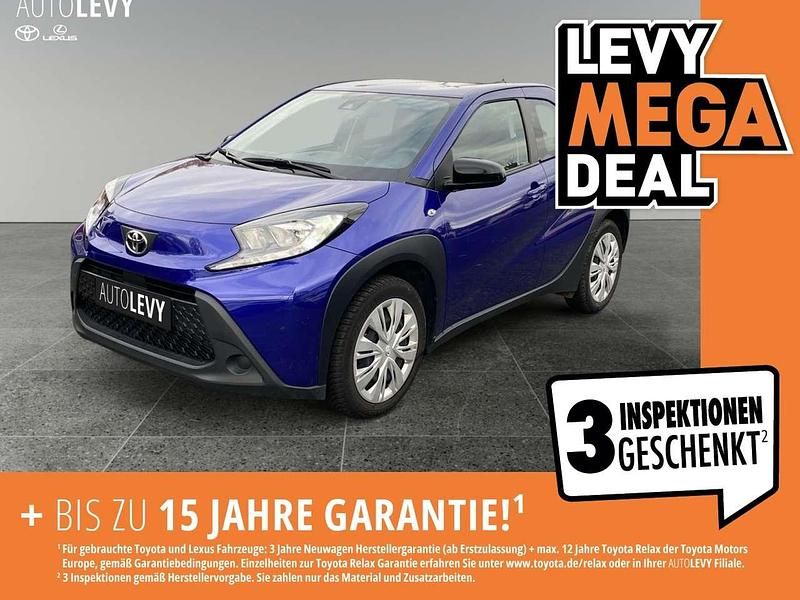 Blau Gebraucht 2024 Toyota Aygo X-play Kleinwagen | 13.990 € (Fairer Preis) - Bild 1/4