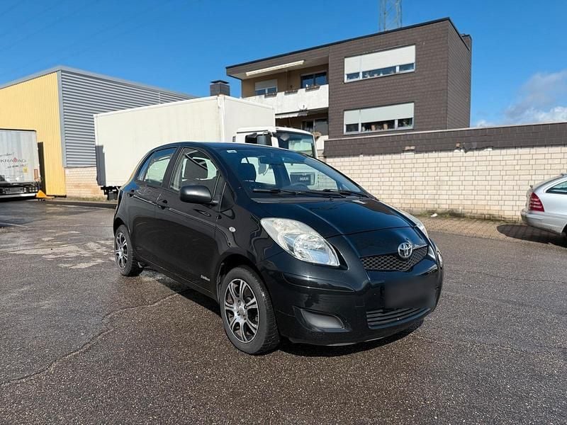Gebraucht Toyota Yaris 69 PS (50 kW) 2009 Schwarz Kleinwagen