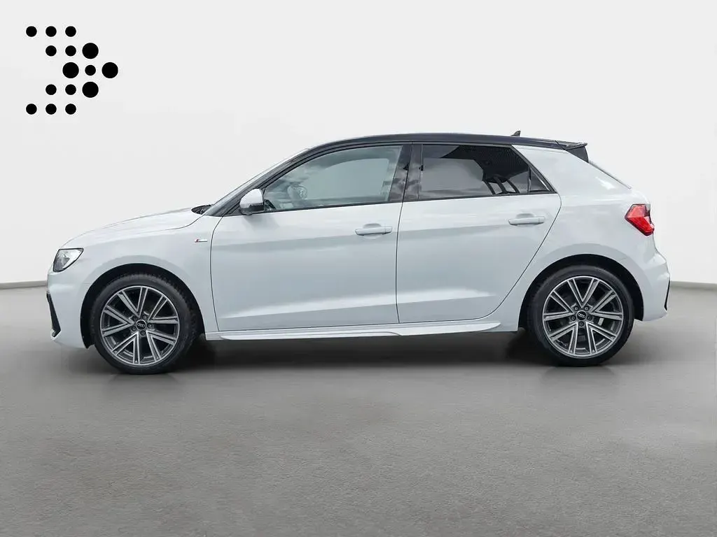 Gebraucht Audi A1 Sportback S-Line 95 PS (69 kW) 2023 Gletscherweiß metallic Kleinwagen