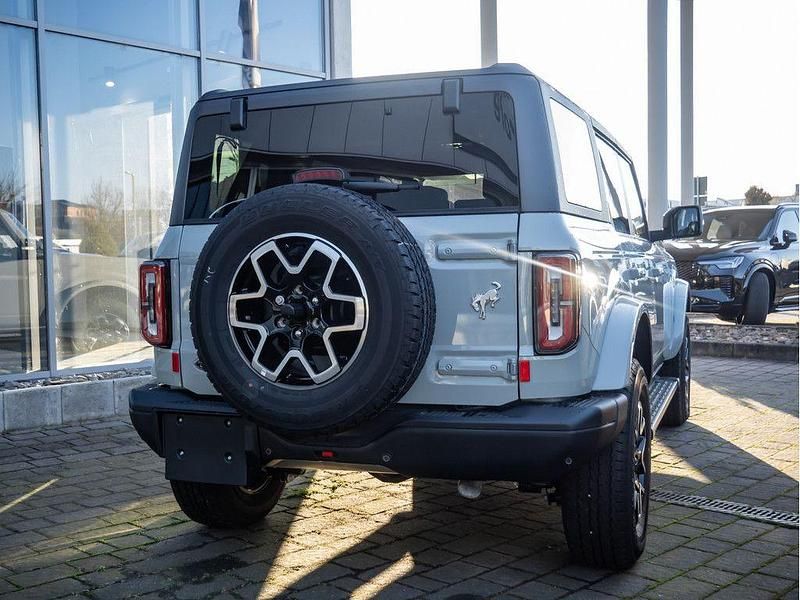 Neu Ford Bronco Outer Banks 334 PS (245 kW) 2025 Cactus gray SUV