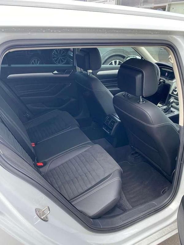 Weiß Gebraucht 2018 VW Passat Comfortline Kombi | 17.500 € (Fairer Preis) - Bild 1/4