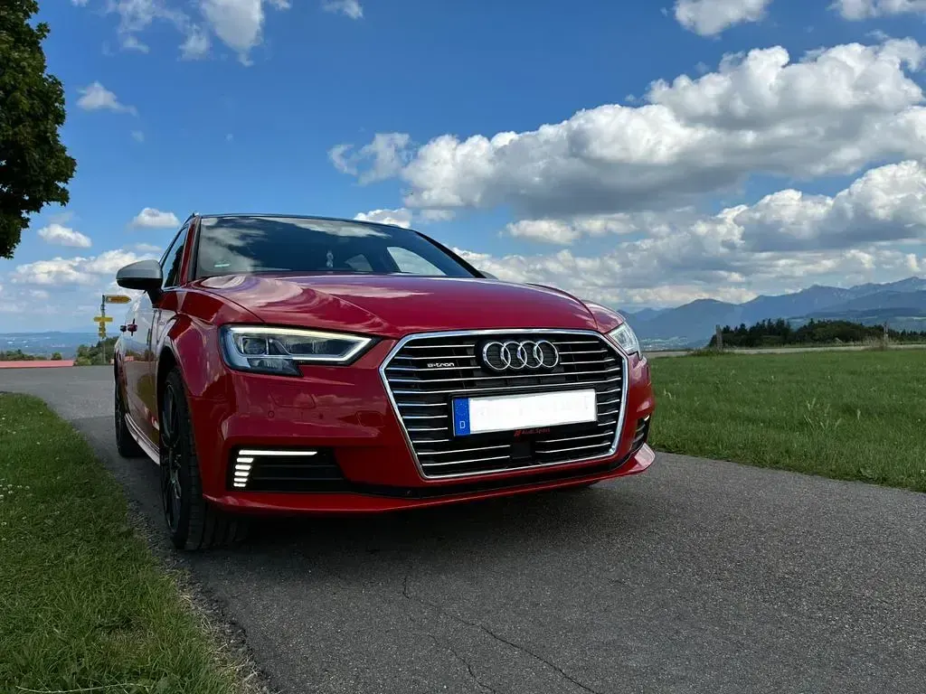 Gebraucht Audi A3 S-Line 204 PS (150 kW) 2016 Rot Limousine