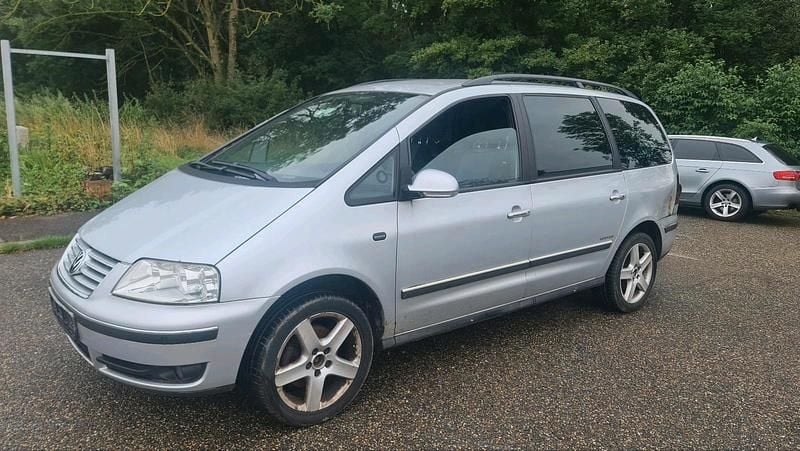 Silber Gebraucht 2009 VW Sharan Van / Kleinbus | 1.290 € (Superpreis) - Bild 1/4