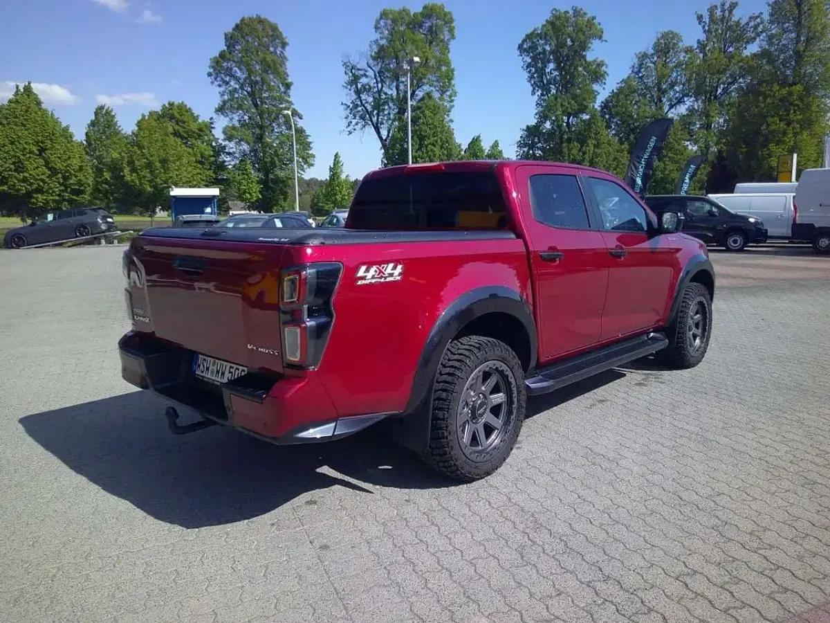 Gebraucht Isuzu D-Max 163 PS (119 kW) 2025 Rot Pickup