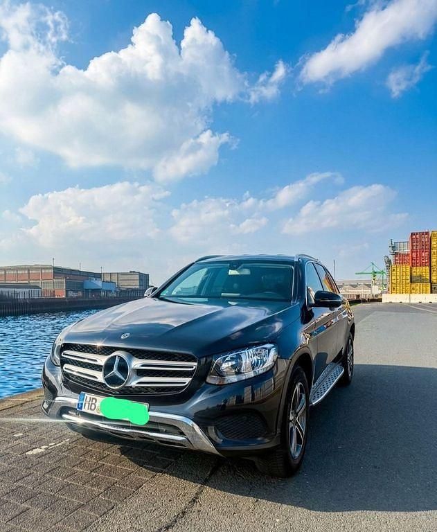 Gebraucht Mercedes GLC250 AMG line 211 PS (155 kW) 2018 Schwarz SUV