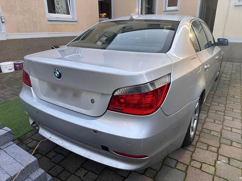 Gebraucht BMW 525 177 PS (130 kW) 2006 Silber Limousine