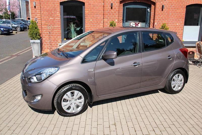 Gebraucht Hyundai ix20 125 PS (91 kW) 2013 Braun Kleinwagen