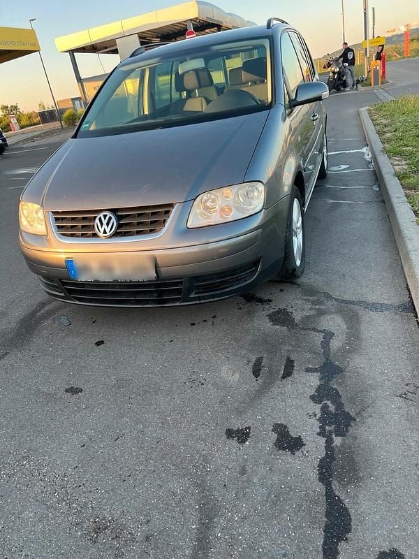 Braun Gebraucht 2005 VW Touran Van / Kleinbus | 2.700 € (Fairer Preis) - Bild 1/4