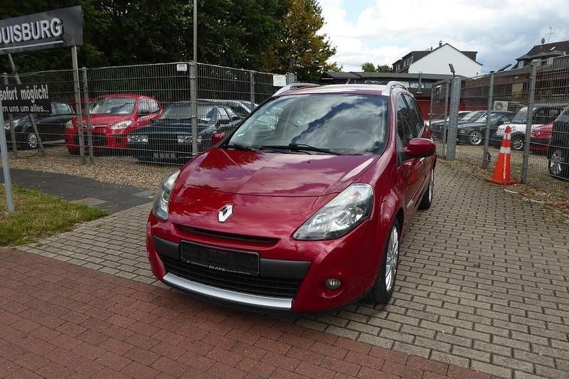 Rot Gebraucht 2010 Renault Clio II Dynamique Limousine | 3.499 € (Etwas zu teuer) - Bild 1/4