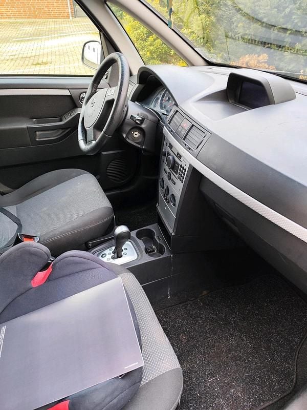 Gebraucht Opel Meriva 125 PS (91 kW) 2005 Silber Van / Kleinbus