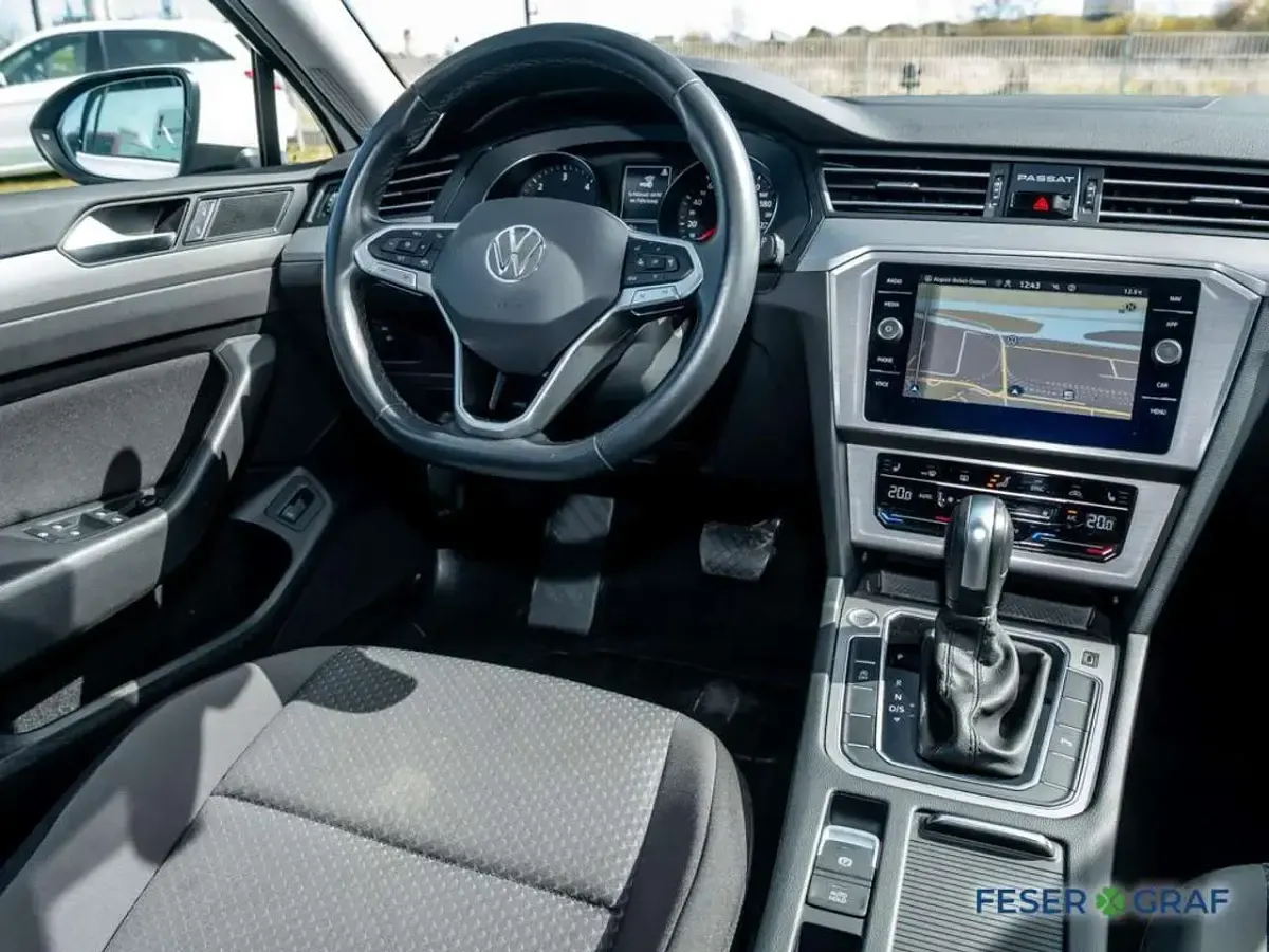 Używany VW Passat 122 KM (89 kW) 2021 Biały Kombi