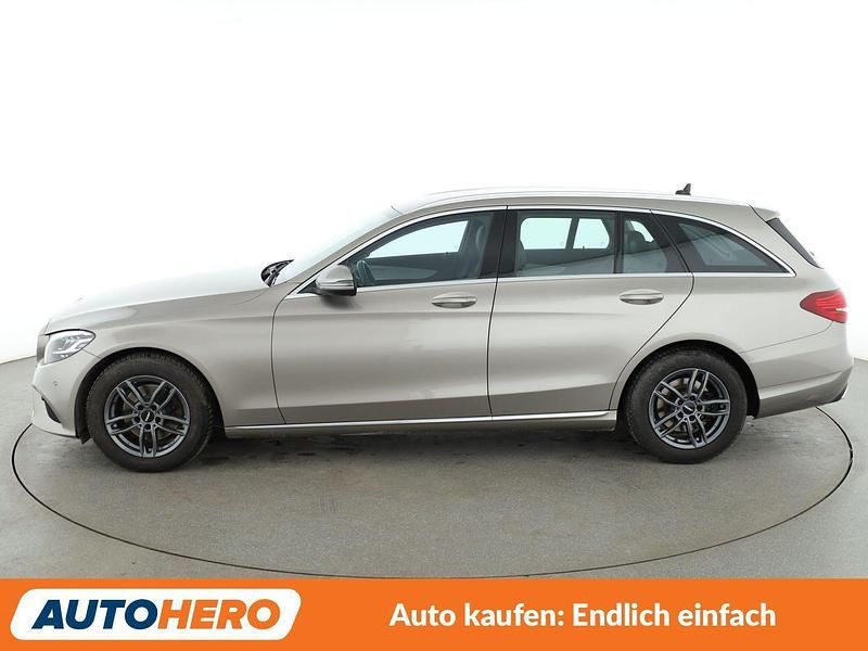Gebraucht Mercedes C220 Avantgarde 194 PS (142 kW) 2020 Grau Kombi