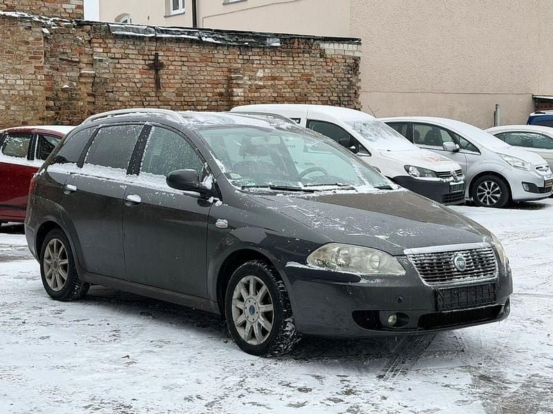 Grau Gebraucht 2006 Fiat Croma Dynamic Kombi | 1.000 € (Fairer Preis) - Bild 1/4