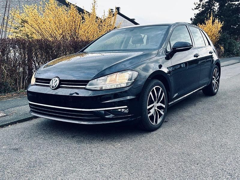 Gebraucht VW Golf VII 110 PS (80 kW) 2018 Schwarz Limousine