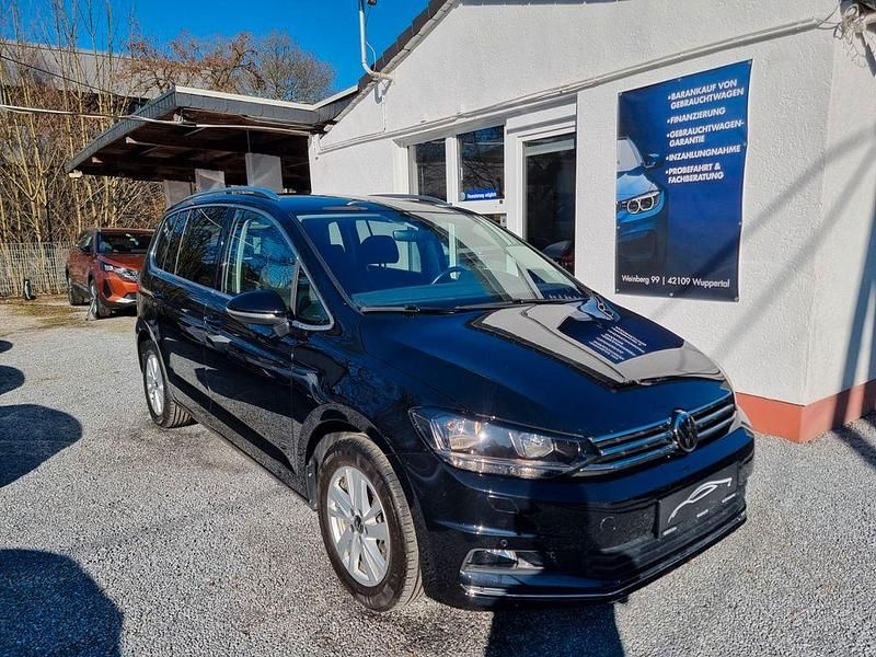 Gebraucht VW Touran Highline 150 PS (110 kW) 2023 Schwarz Van / Kleinbus