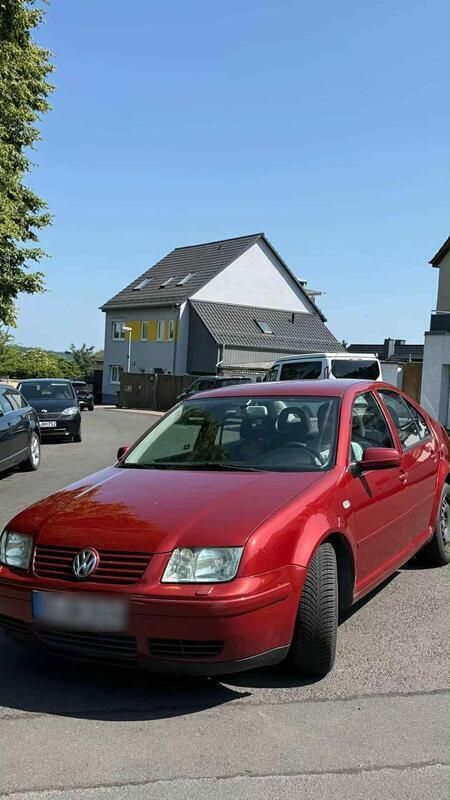 Rot Gebraucht 2000 VW Bora Limousine | 1.600 € (Etwas zu teuer) - Bild 1/4