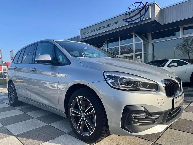 Gebraucht BMW 218 Sport Line 150 PS (110 kW) 2021 Glaciersilber Limousine