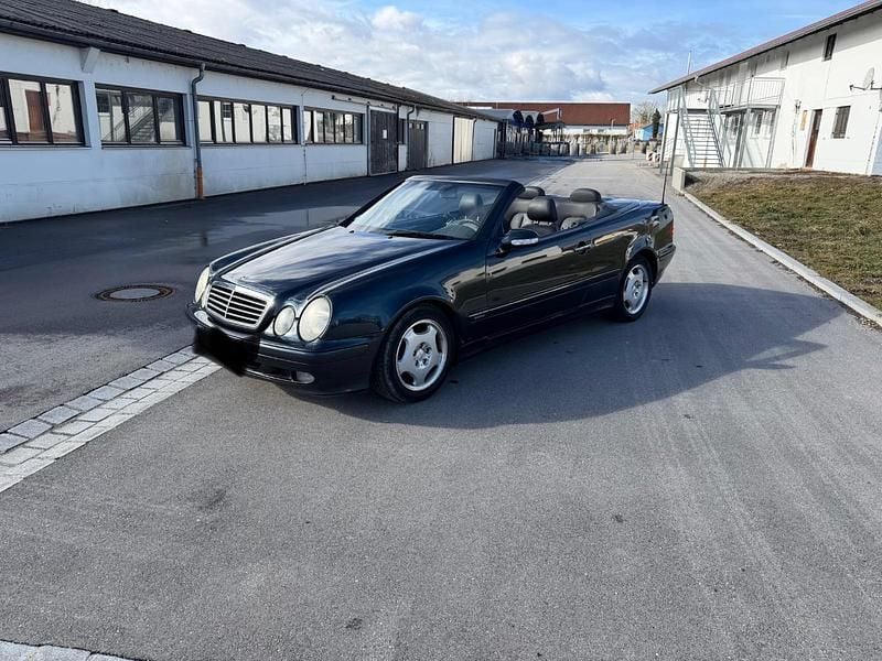 Gebraucht Mercedes CLK230 193 PS (141 kW) 2000 Schwarz Cabrio
