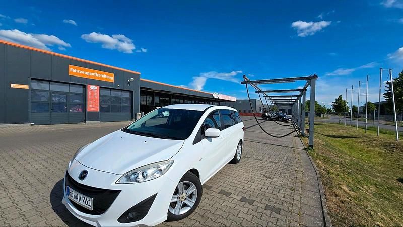 Weiß Gebraucht 2011 Mazda 5 Van / Kleinbus | 3.800 € - Bild 1/4