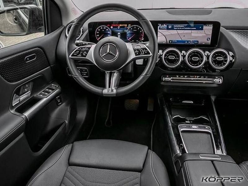 Gebraucht Mercedes B180 Advanced 150 PS (110 kW) 2025 Schwarz Van / Kleinbus