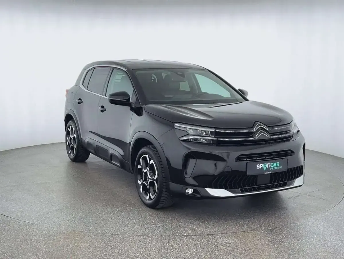 Gebraucht Citroën C5 Aircross PureTech 131 PS (96 kW) 2023 Lackierung schwarz perla nera/ SUV