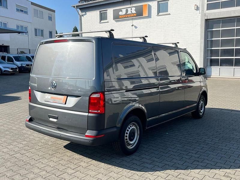 Gebraucht VW Transporter 150 PS (110 kW) 2019 Grau Van