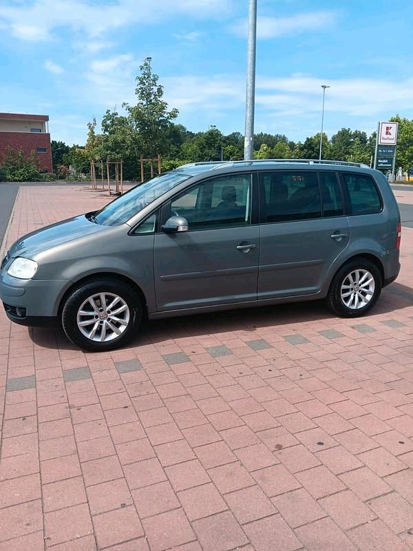 Gebraucht VW Touran 140 PS (102 kW) 2006 Grau Van / Kleinbus