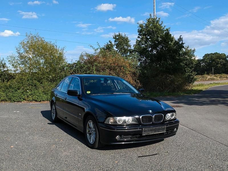 Schwarz Gebraucht 2002 BMW 530 Limousine | 6.000 € (Fairer Preis) - Bild 1/4