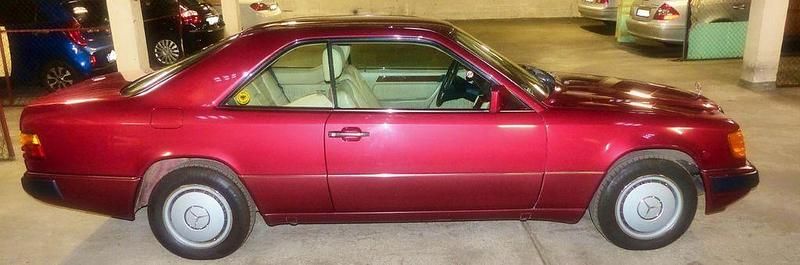 Gebraucht Mercedes 230 132 PS (97 kW) 1990 Rot