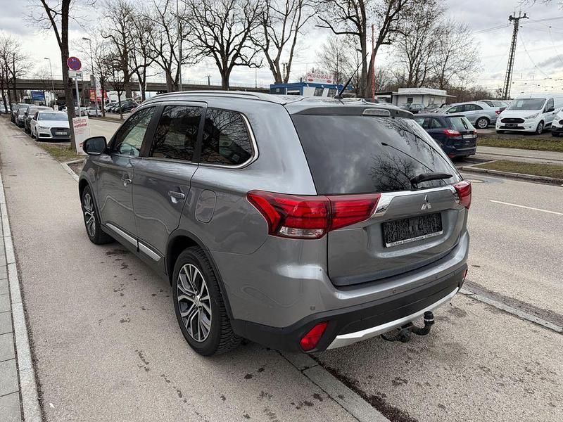 Gebraucht Mitsubishi Outlander Top 150 PS (110 kW) 2016 Grau SUV