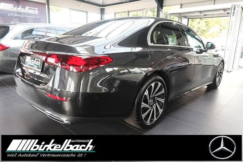Gebraucht Mercedes E220 Advanced 197 PS (144 kW) 2024 Grafitgrau  metalliclack Limousine