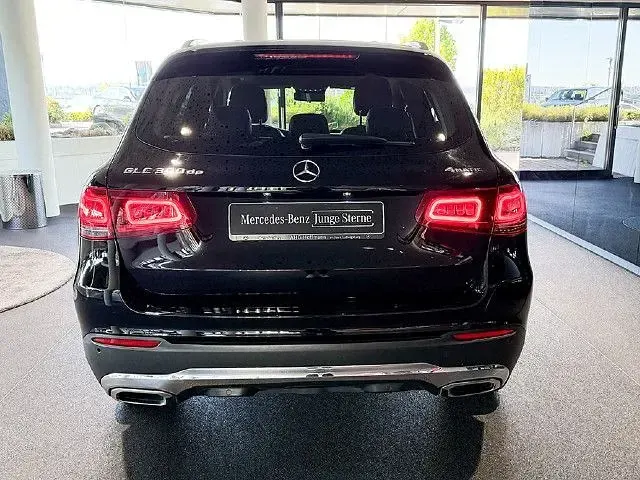 Gebraucht Mercedes GLC300e 306 PS (225 kW) 2021 SUV