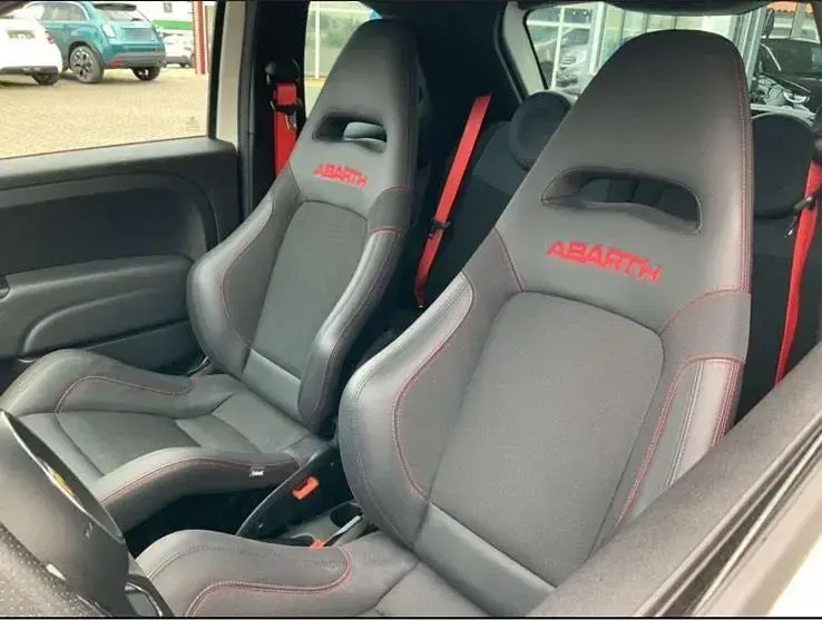 Gebraucht Abarth 595 Esseesse 180 PS (132 kW) 2021 Weiß Kleinwagen