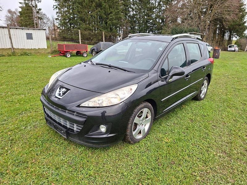 Gebraucht Peugeot 207 112 PS (82 kW) 2012 Grau Kombi