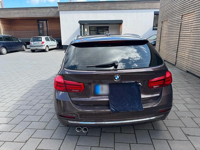 Usata BMW 320 190 CV (139 kW) 2017 Rosso Station wagon